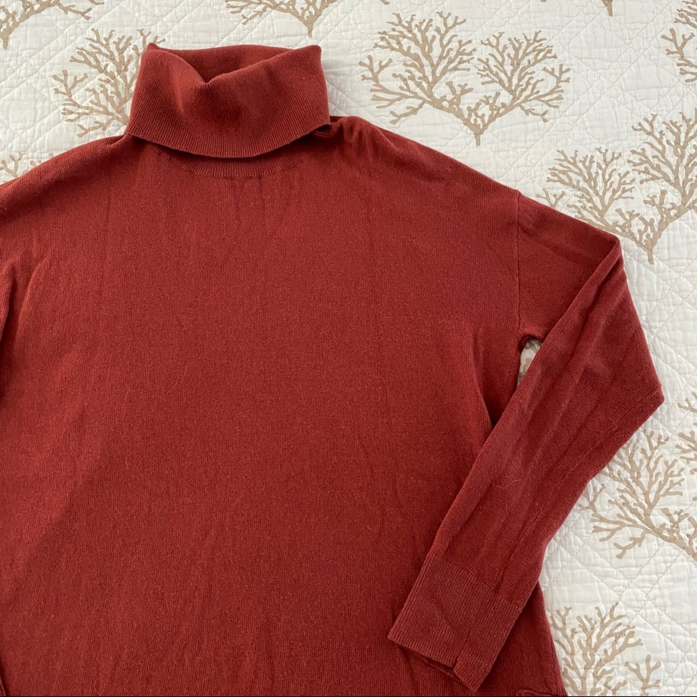 burgundy turtleneck sweater